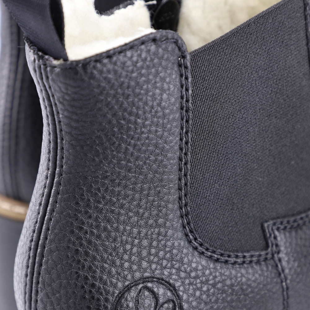 detail Dámská kotníková obuv RIEKER Y8650-00 černá W3
