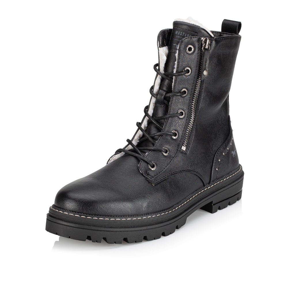 detail Dámská kotníková obuv MUSTANG 1404601-9 černá W3